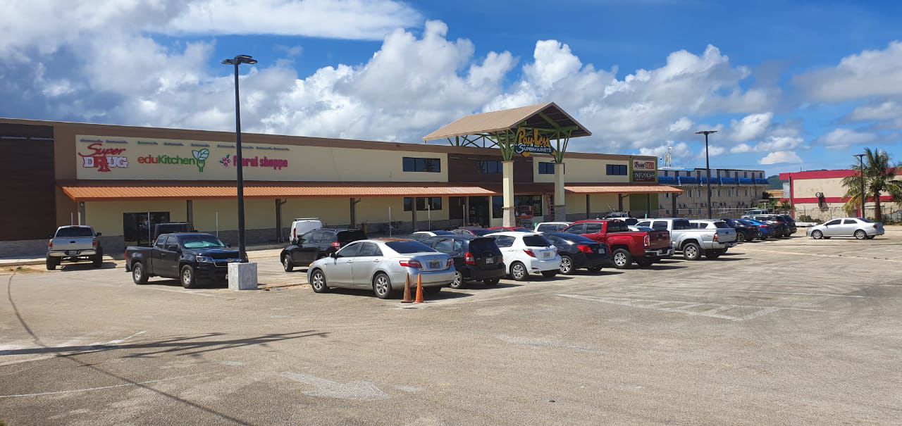 Maite Pay-Less removes construction fence